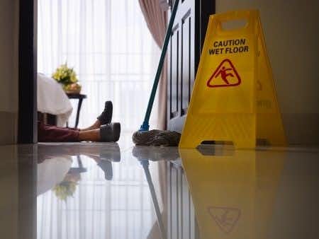 Slip and Fall Expert Witness Advises on Wet Floor that Caused a Nurse to Slip at Work